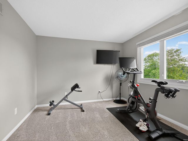 9811 Stowaway Cove, Fort Wayne, IN 46835