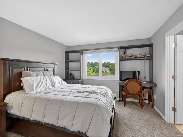 9811 Stowaway Cove, Fort Wayne, IN 46835