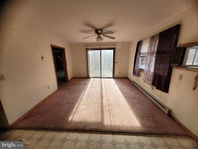 9492 CUMBERLAND RD, Springfield, WV 26763