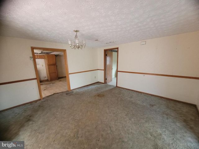 9492 CUMBERLAND RD, Springfield, WV 26763