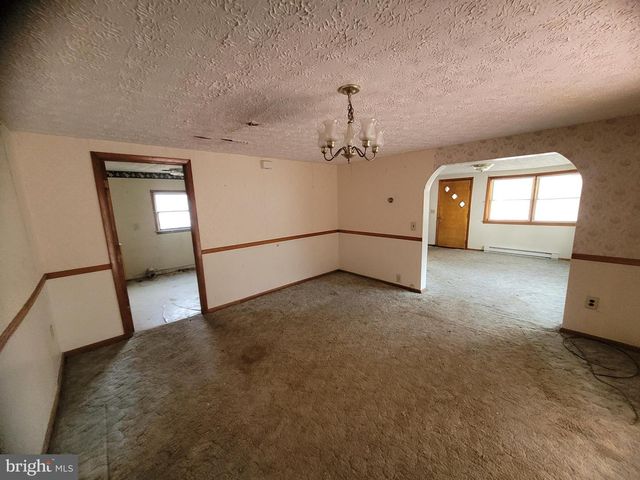 9492 CUMBERLAND RD, Springfield, WV 26763