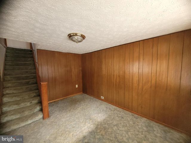 9492 CUMBERLAND RD, Springfield, WV 26763