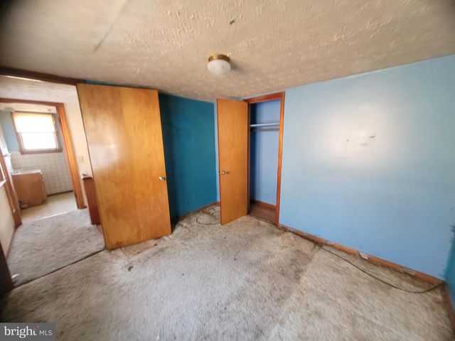 9492 CUMBERLAND RD, Springfield, WV 26763