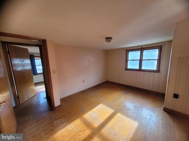 9492 CUMBERLAND RD, Springfield, WV 26763