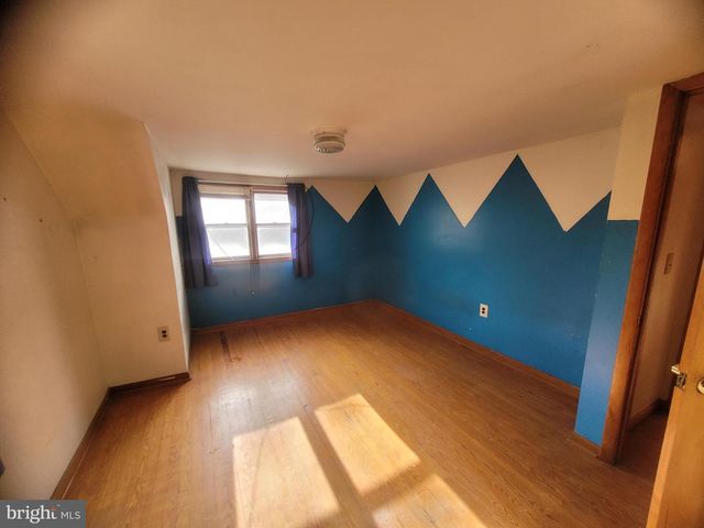 9492 CUMBERLAND RD, Springfield, WV 26763