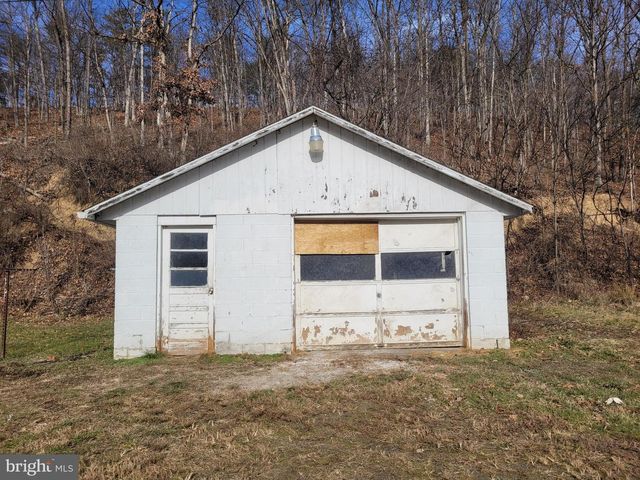 9492 CUMBERLAND RD, Springfield, WV 26763