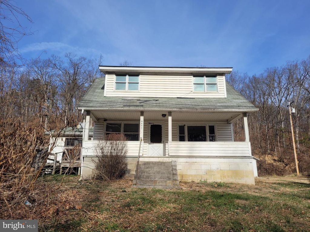 9492 CUMBERLAND RD, Springfield, WV 26763
