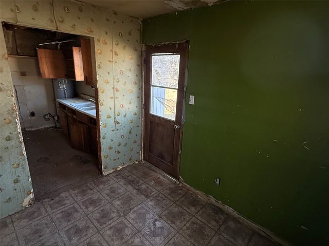 318 S Church Street, Hillsboro, TX 76645