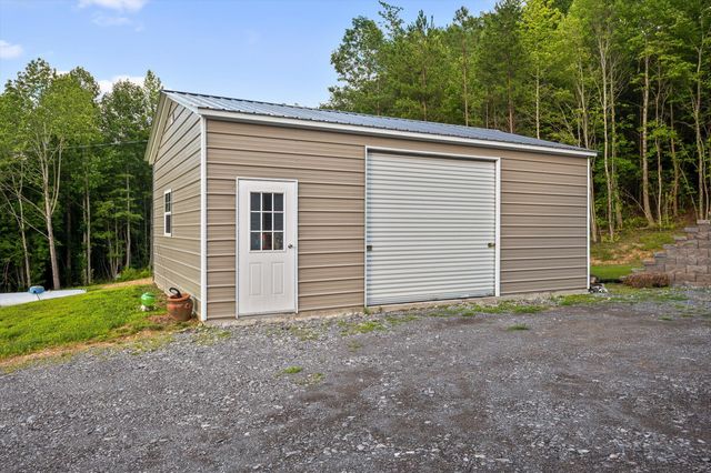 406 Green Brier Lane, Dunlap, TN 37327