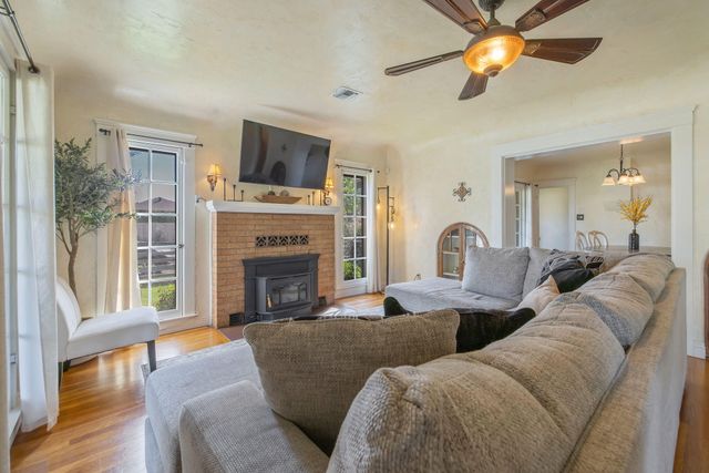 801 N Stevenson, Visalia, CA 93291