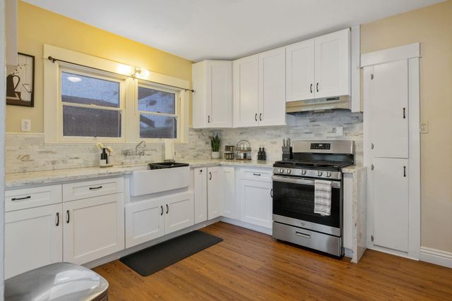 801 N Stevenson, Visalia, CA 93291