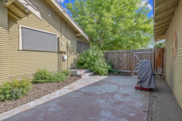 801 N Stevenson, Visalia, CA 93291