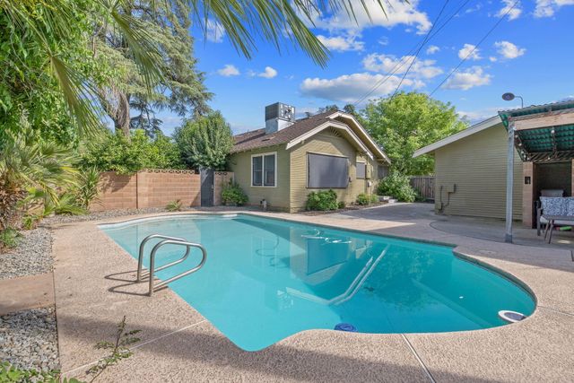 801 N Stevenson, Visalia, CA 93291