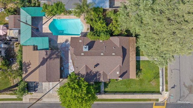 801 N Stevenson, Visalia, CA 93291