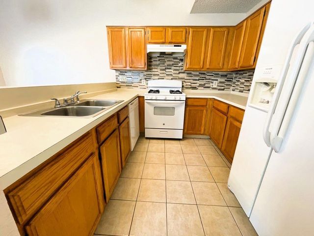 2814 Great Lakes Avenue, Sugar Land, TX 77479