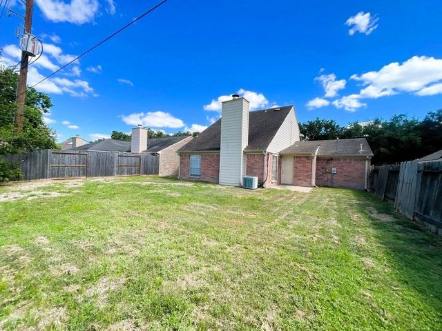 2814 Great Lakes Avenue, Sugar Land, TX 77479