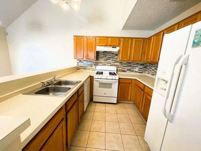 2814 Great Lakes Avenue, Sugar Land, TX 77479