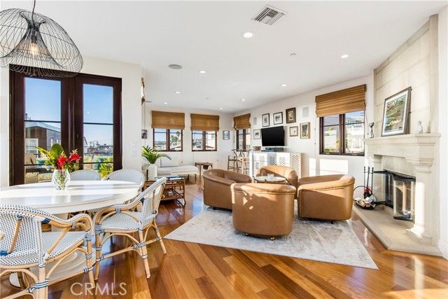 320 33rd, Manhattan Beach, CA 90266