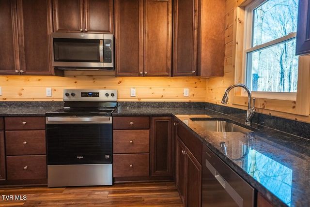 1135 Cherry Springs Lane, Trade, TN 37691