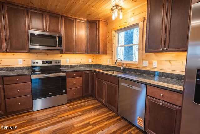 1135 Cherry Springs Lane, Trade, TN 37691