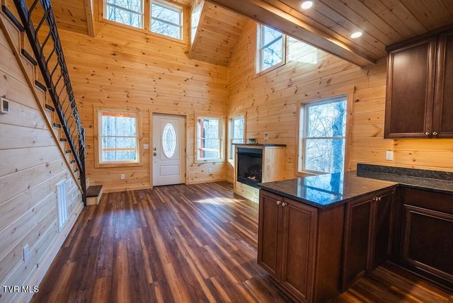 1135 Cherry Springs Lane, Trade, TN 37691