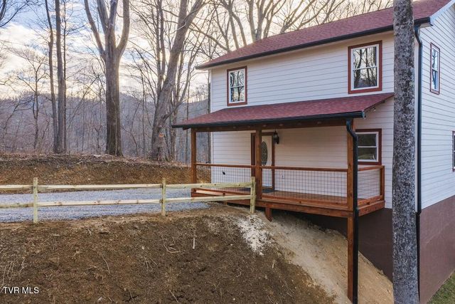 1135 Cherry Springs Lane, Trade, TN 37691