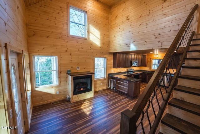 1135 Cherry Springs Lane, Trade, TN 37691