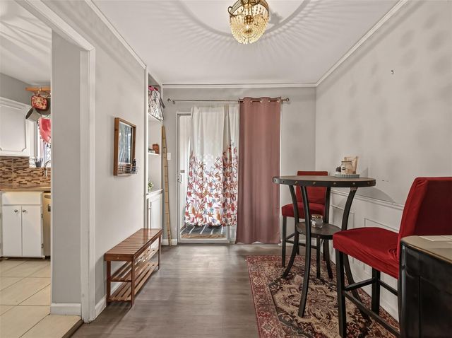 2511 Marilee Ln, Houston, TX 77057