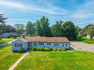 121 Donlyn Drive, Chicopee, MA 01013