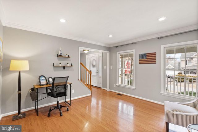 608 E G ST, Purcellville, VA 20132