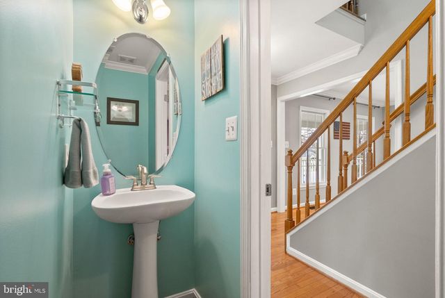 608 E G ST, Purcellville, VA 20132