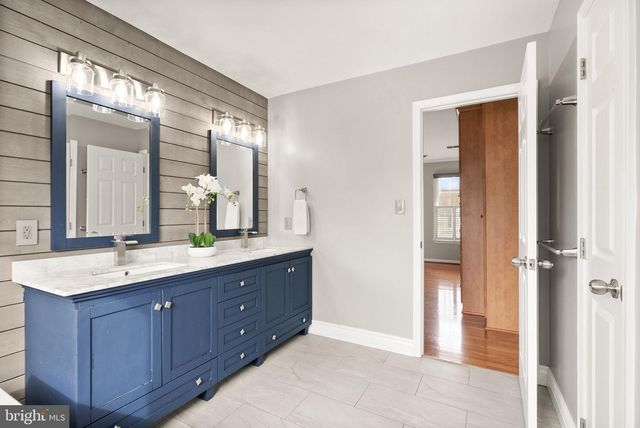 608 E G ST, Purcellville, VA 20132