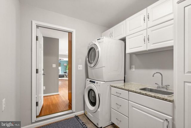 608 E G ST, Purcellville, VA 20132