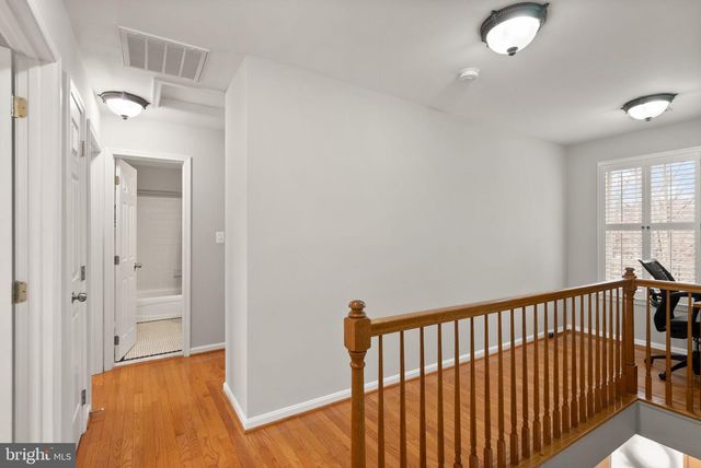 608 E G ST, Purcellville, VA 20132