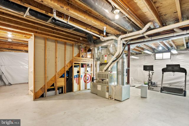 608 E G ST, Purcellville, VA 20132