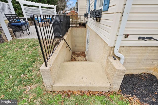 608 E G ST, Purcellville, VA 20132