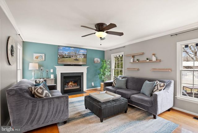 608 E G ST, Purcellville, VA 20132