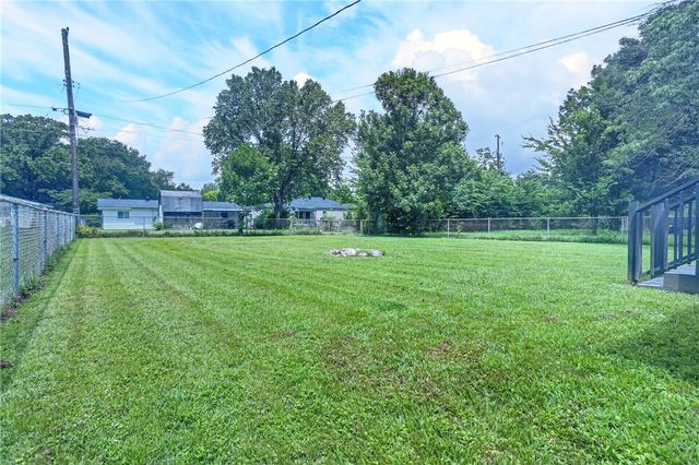 208 S Laredo Avenue, Russellville, AR 72801