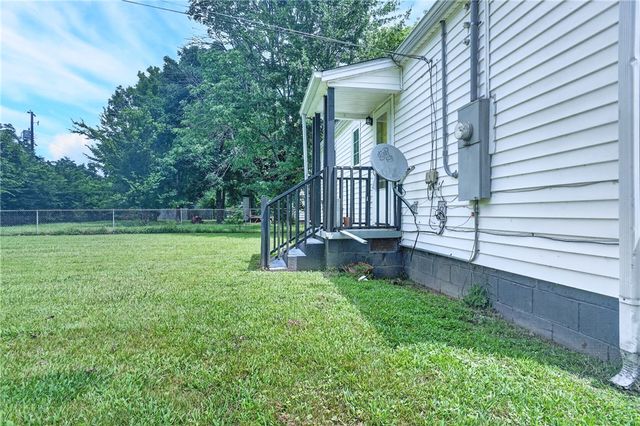 208 S Laredo Avenue, Russellville, AR 72801