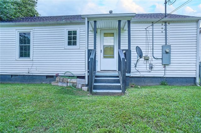 208 S Laredo Avenue, Russellville, AR 72801