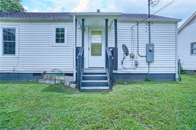 208 S Laredo Avenue, Russellville, AR 72801