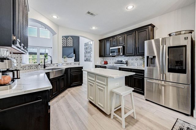 6090 Haysden Lane, League City, TX 77573