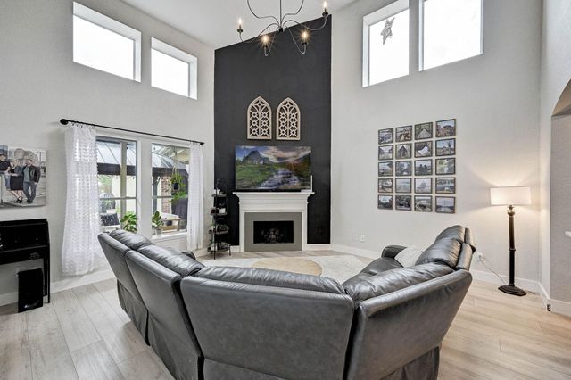 6090 Haysden Lane, League City, TX 77573