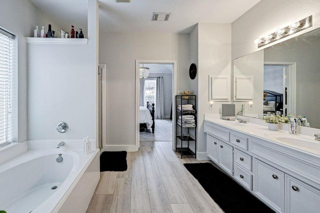 6090 Haysden Lane, League City, TX 77573