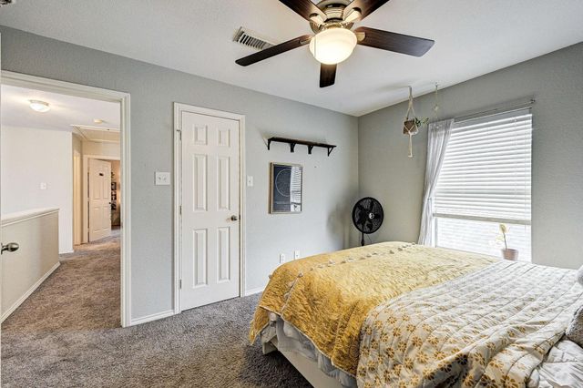 6090 Haysden Lane, League City, TX 77573