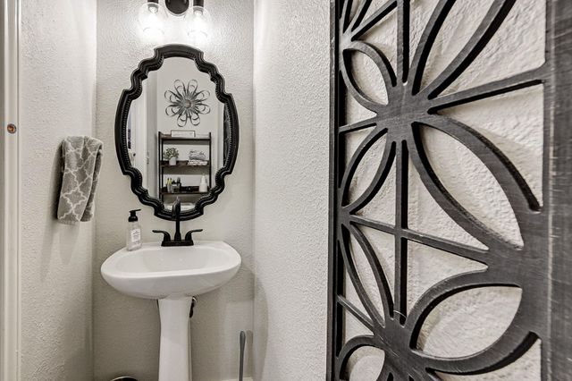 6090 Haysden Lane, League City, TX 77573