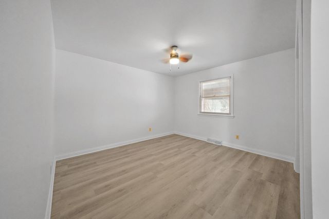 202 Beverly Lane, Hobart, IN 46342