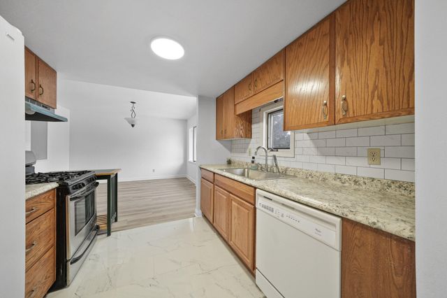 202 Beverly Lane, Hobart, IN 46342