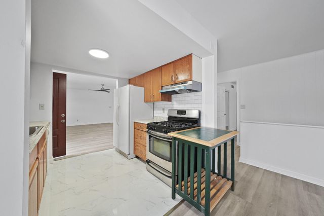 202 Beverly Lane, Hobart, IN 46342