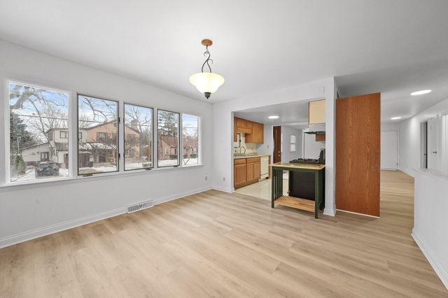 202 Beverly Lane, Hobart, IN 46342